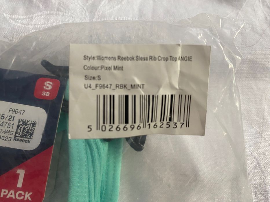 Ново спортно бюстие Reebok