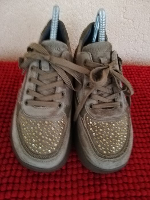 Adidași Helvesko nr 38 piele damă