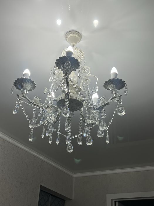 Prodam люстру! 777-