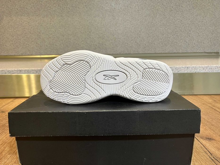 ОРИГИНАЛНИ *** Reebok Iverson Solution 'Black Vector Red'