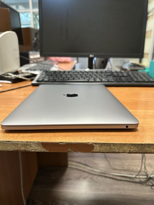 Macbook pro m1 8/256