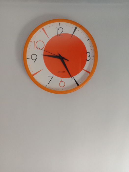Часы настенные кварцевые