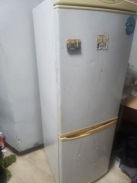 Холодильник, в рабочем состоянии