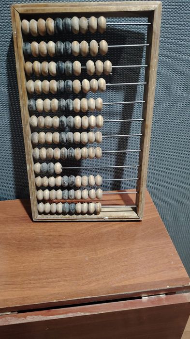 Продам счёты . Советскый калькулятор  .