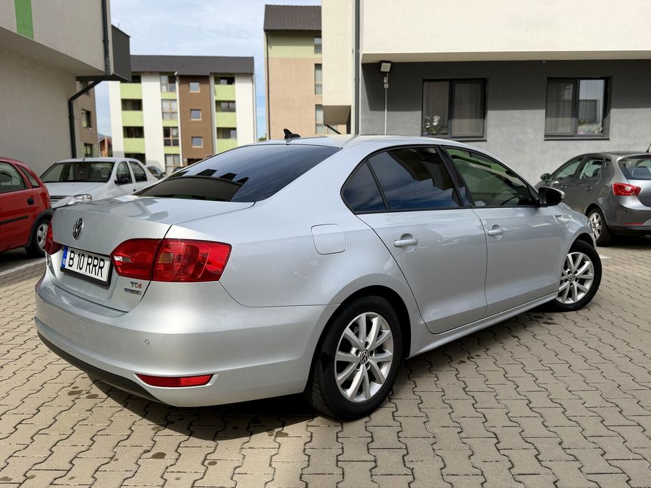 VOLKSWAGEN Jetta 2012 — imagine 5