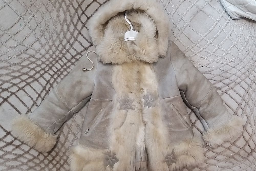 Дубленка на девочку 4_5 лет