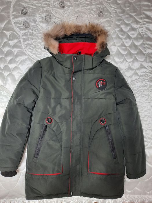 Зимняя куртка на мальчика.