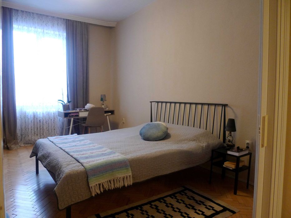 Дава се под наем Тристаен апартамент в София, Център - 75 кв.м за 790 € - Снимка #2