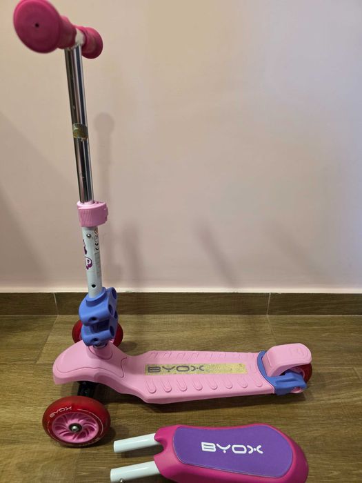 BYOX Тротинетка – скутер със седалка 2в1 POP РОЗОВ