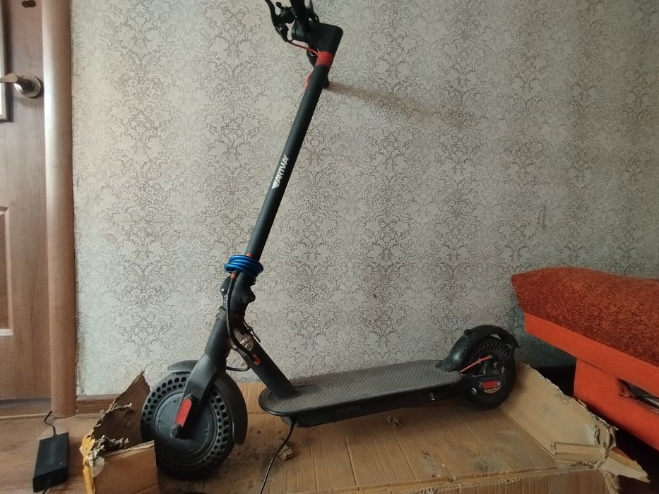 Продам электросамокат artway