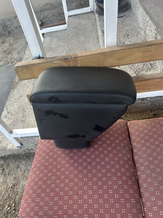 Подлокотник для авто