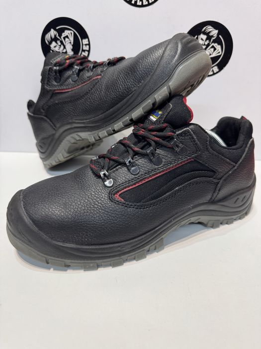 Работни обувки с метално бомбе BLAKLADER . Размер 42