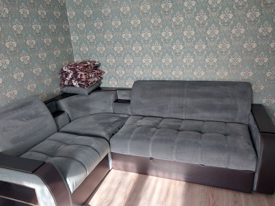 Продаю угловой диван