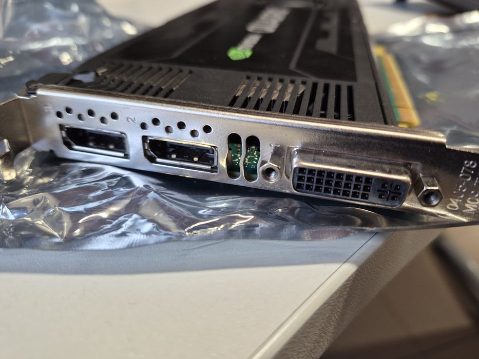 Quadro k4000 3gb, 192 bit