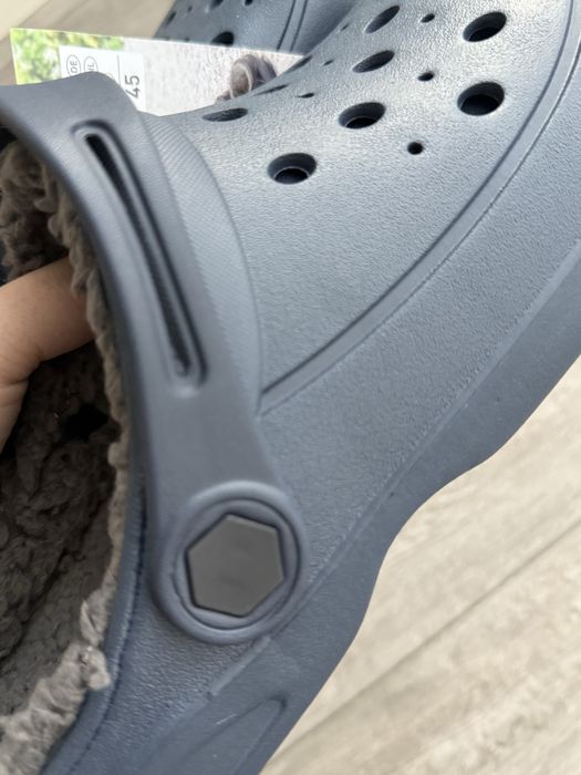 Утепленные резиновые тапки (кроксы)