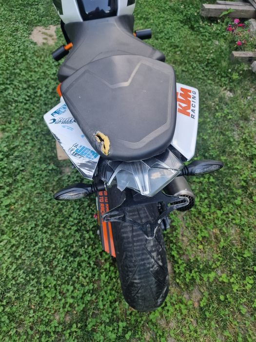 Motocicleta A1 KTM DUKE 125 cc