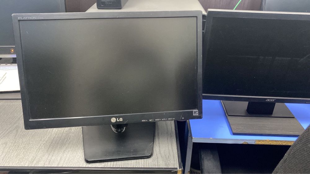 Продам Мониторы