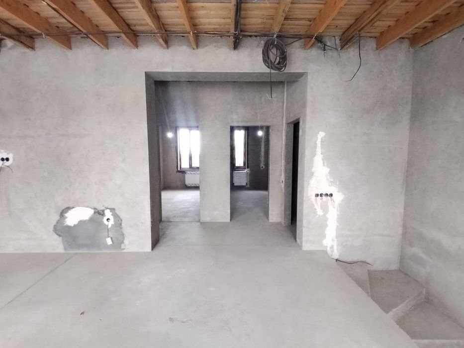 Продаётся Евро коробка  чигатой  сагбон  2,5 соток