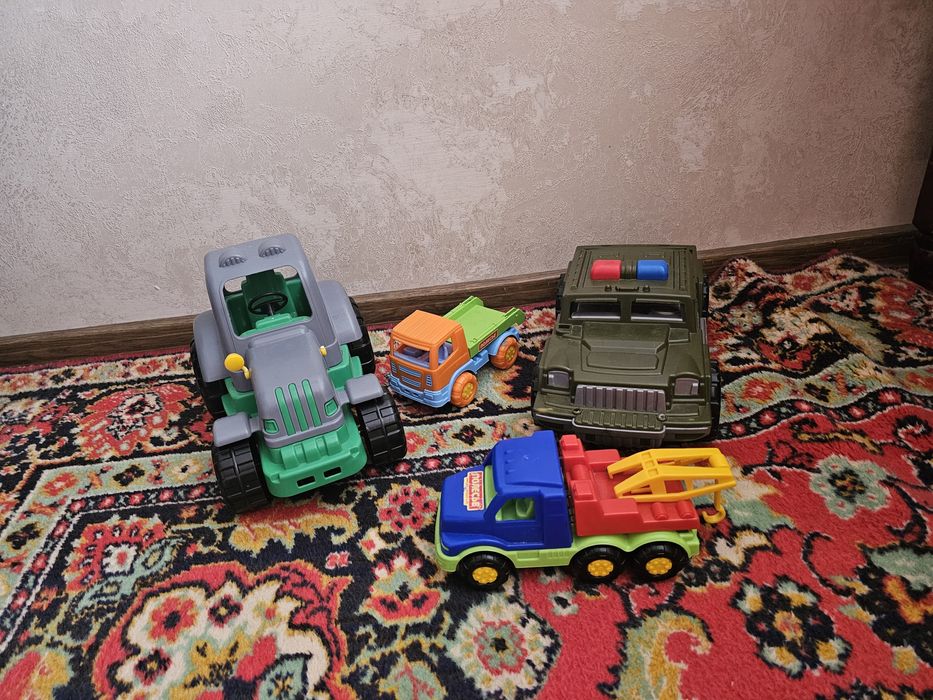 Машинки большие для мальчика пакетом