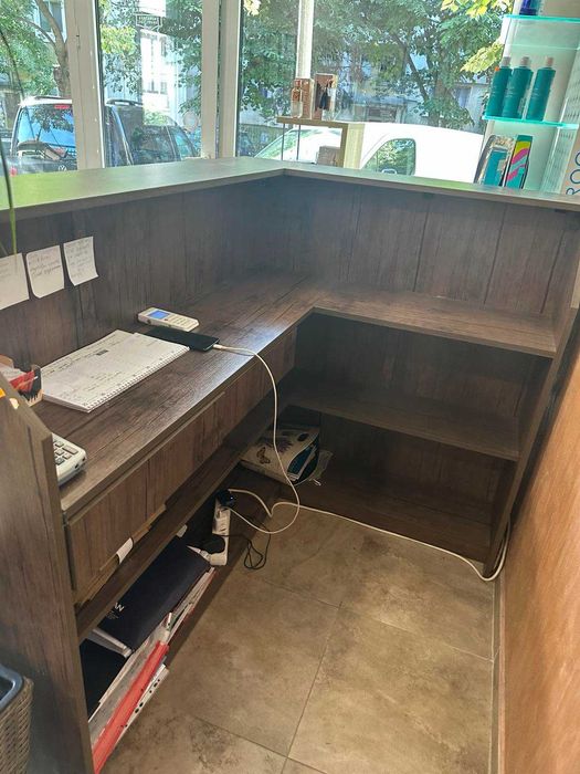 Професионално оборудване за фризьорски салон и маникюр