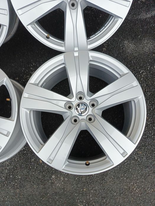 Jante Skoda Kodiak R18 5X112