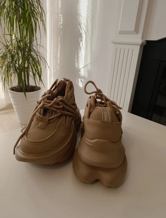 Vând adidași noi LIBAIWEI