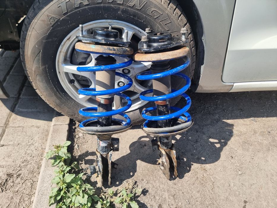 Стойки передние митсубиси спейс стар