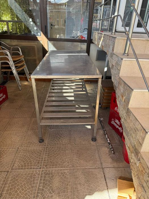 Продавам професионално оборузване за кухня