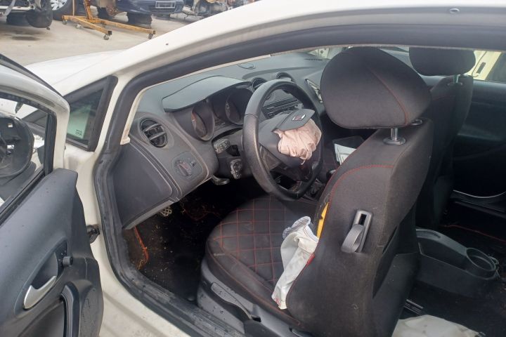 Macara geam dreapta electrica 6J3837402E 6J3837402E Seat Ibiza a 4-a