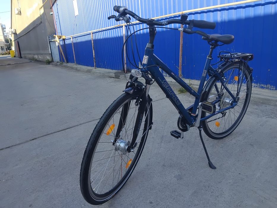 Vând bicicleta din aluminiu pentru damă