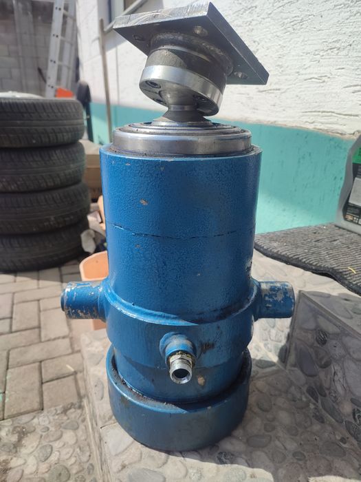 Продам 2 гидроцилиндра цилиндра абсолютно новых