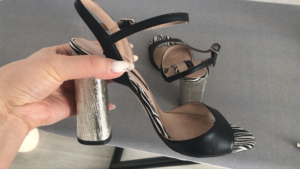 Продам итальянские босоножки