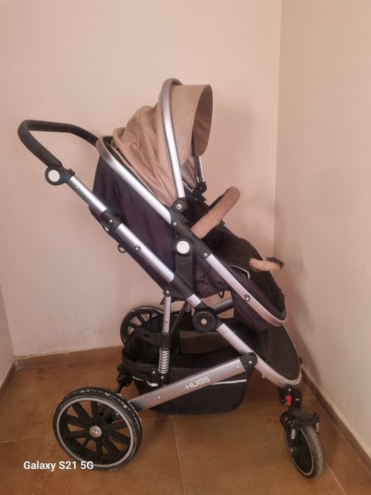 Продам  коляску - универсал  дл 3 лет дождевик в подарок