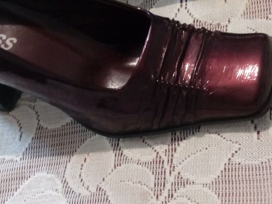 Pantofi birou sau ocazie  piele lacuita, visiniu