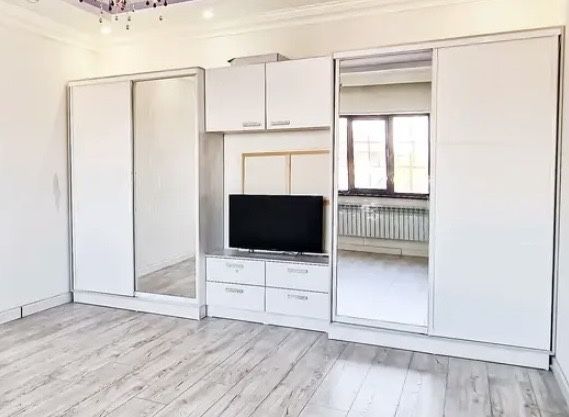 Продается шкаф купе