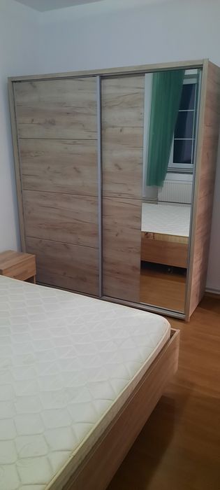 Casa .Apartament de 90mp,cu gradina,  în vila