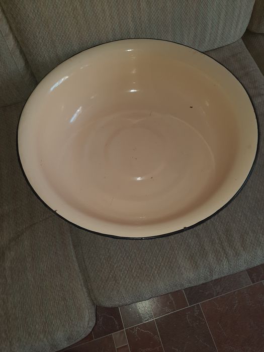 Продам эмалированную чашку