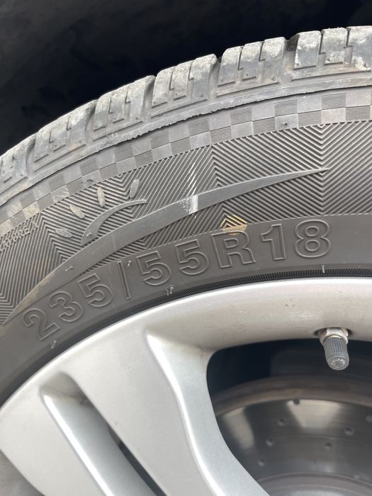 Запазени всесезонни гуми 235/55/R18