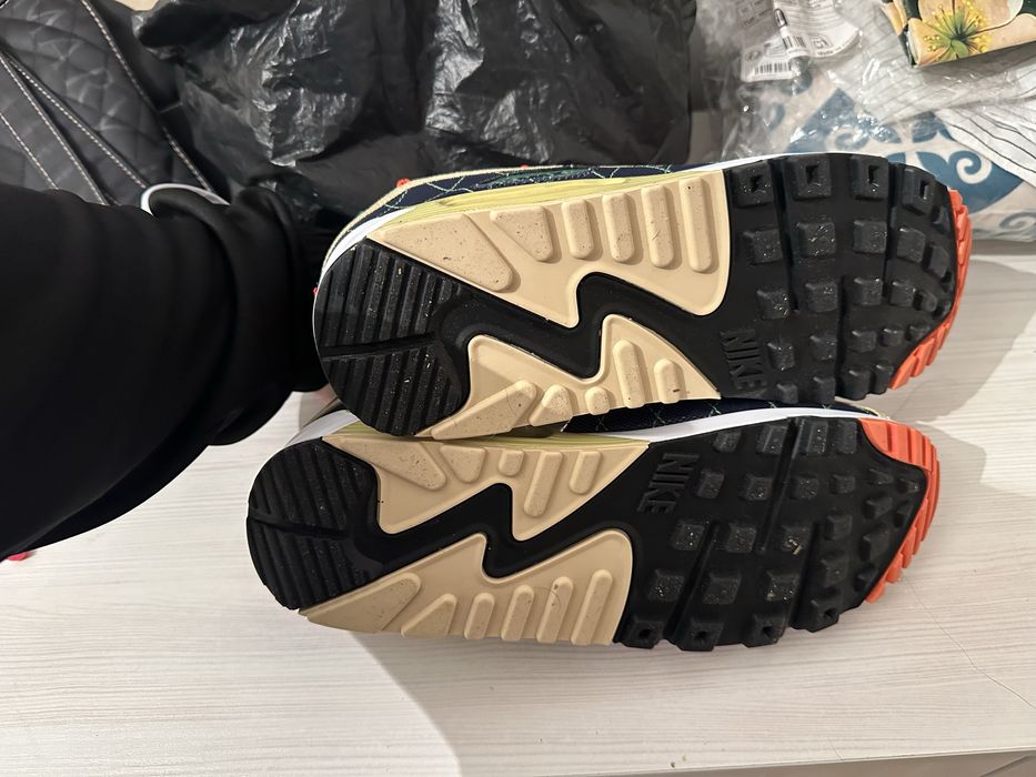 Продам кроссовки