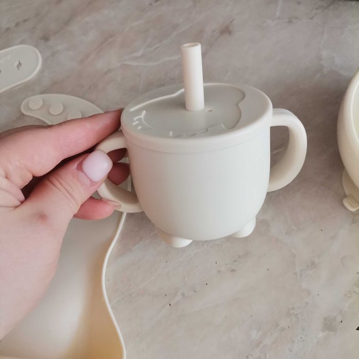 Продам детскую посуду