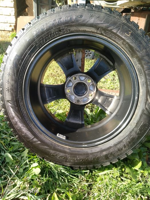 Продам зимнюю резину.