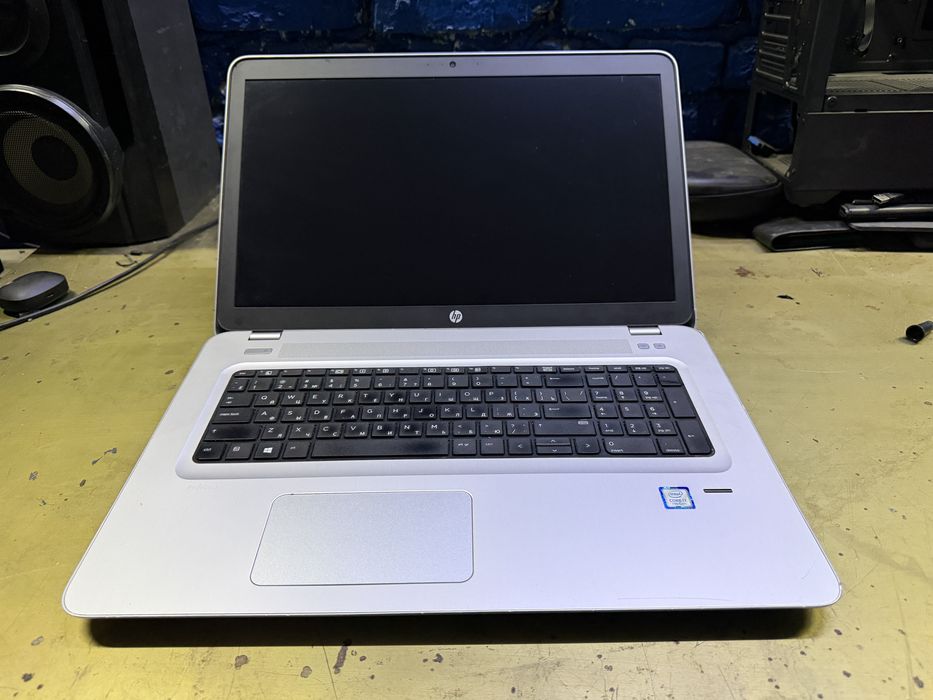 HP ProBook 470 G4 17.3" / Core i7 7-gen / 8GB / SSD 256 / Full HD