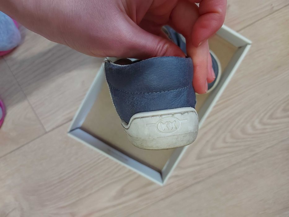 Бебешки буйки за прохождане  Колев и Колев. Детски обувки