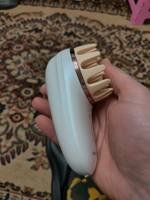 Aparat de masaj pentru scalp Philips