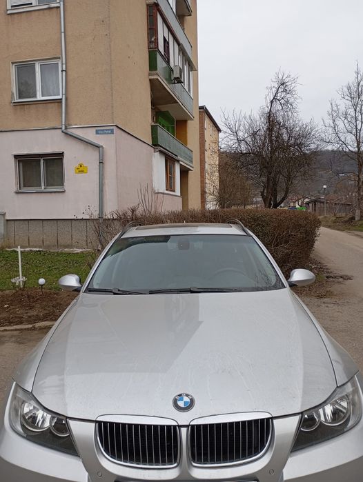 Vând BMW 320 d,in stare buna.
