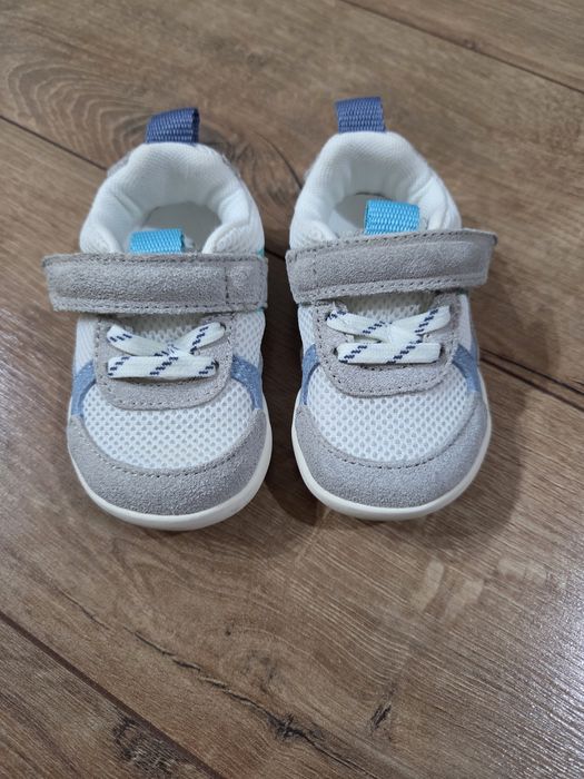Детски спортни обувки barefoot на Zara