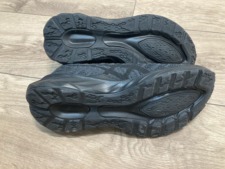 Кроссовки asics, оригинал, 37,5р новые