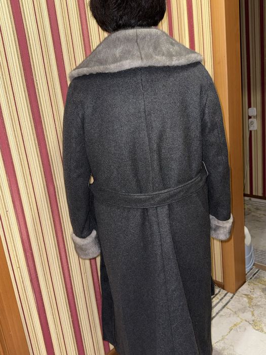 Пальто с эко мехом