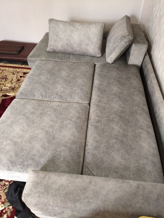 Продам Диван серый