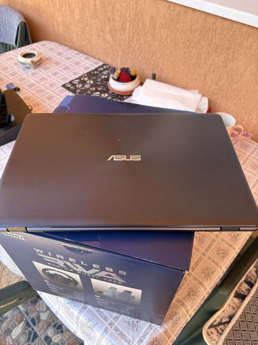 vand laptop Asus in stare perfecta de functionare